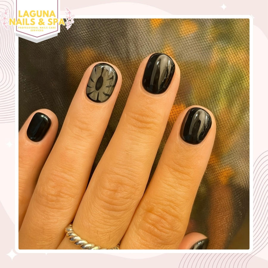 Halloween nail design